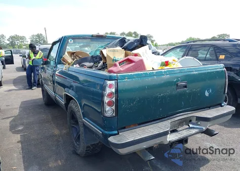 1995 GMC Sierra C1500 z USA, uszkodzony, nr VIN 1GTEC14H2SZ561267